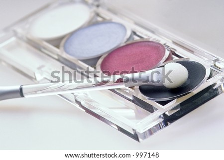 kit of 4 colours eye shadows