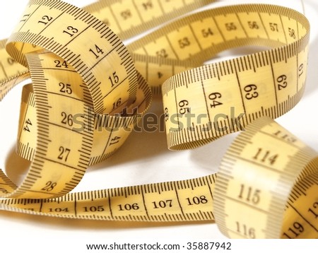 imape of a Yellow tape measure in centimeters