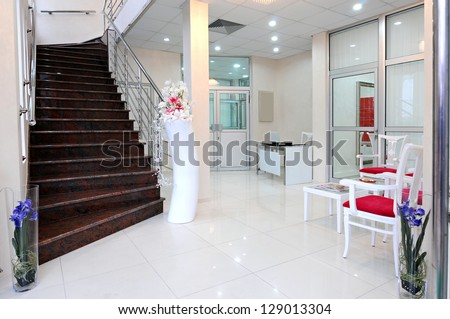 Empty nurses station in a modern hospital-foyer