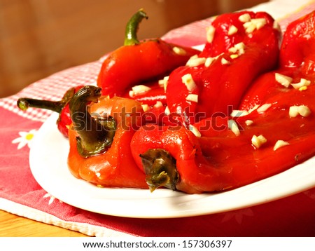 red roasted pepper salad