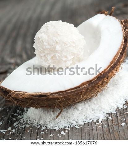 Coconut cakes and fresh coconut