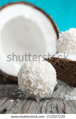 Coconut cakes and fresh coconut