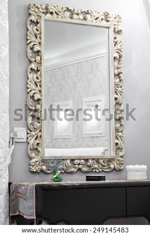 dressing table with large mirror