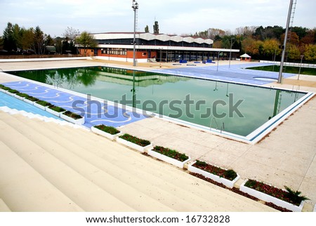 swimming pool at the end of a season