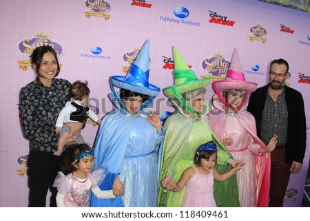 BURBANK - NOV 10: Jason Lee, wife Ceren Alkac, son Sonny, daughter Casper at the premiere of Disney Channels\' \'Sofia The First: Once Upon a Princess\' oln November 10, 2012 in Burbank, California