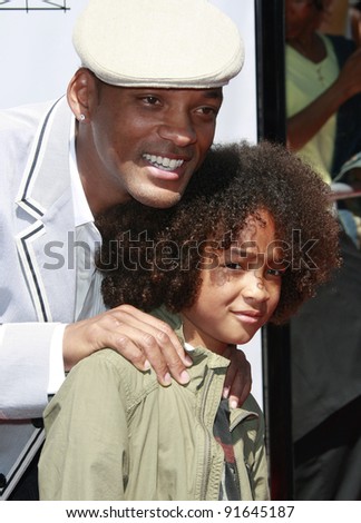 LOS ANGELES - JUN 14: Will Smith, son Jaden at the world premiere of 'Kit Kittredge: An American Girl' at the Grove in Los Angeles, California on 14 June 2008