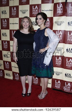 LOS ANGELES - JUN 21: Jami Gertz; Stacey Lubliner at \'A Better Life\' World Premiere Screening at 2011 Los Angeles Film Festival at Regal Cinemas L.A. LIVE in Los Angeles, California on June 21, 2011
