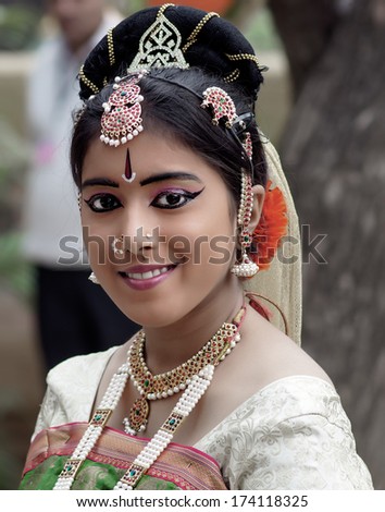 DELHI, INDIA - FEBRUARY 04, 2012: Unidentified female dancer on February 04, 2012 at the annual Surajkund Fair on the outskirts of Delhi in India.