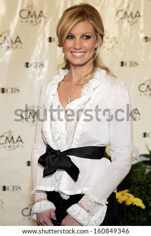 Faith Hill at the 38TH ANNUAL COUNTRY MUSIC AWARDS at the Grand Ole Opry House, Nashville, TN, November 9, 2004