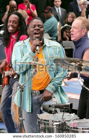 Son Reynolds, Philip Bailey, James Pankow on stage for NBC Today Show CHICAGO & EARTH, WIND & FIRE Concert, Rockefeller Center, New York, July 01, 2005
