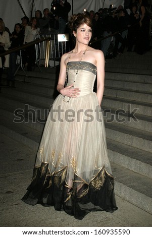 Selma Blair, wearing Chanel couture, at Costume Institute CHANEL Exhibit Opening Night Gala Benefit, Metropolitan Museum of Art, New York, NY, May 02, 2005