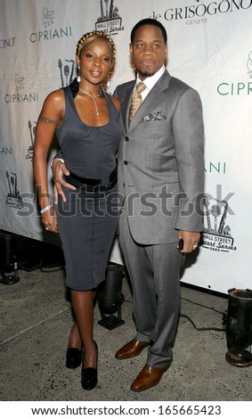 Mary J Blige, Kendu Isaacs at The Cipriani Wall Street Concert Series with Mary J Blige, Cipriani Restaurant Downtown Wall Street, New York, October 19, 2005