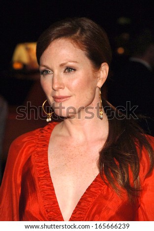 Julianne Moore at THE PRIZE WINNER OF DEFIANCE, OHIO Premiere, Loews Lincoln Square Theater, New York, NY, September 19, 2005