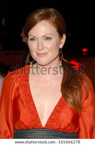 Julianne Moore at THE PRIZE WINNER OF DEFIANCE, OHIO Premiere, Loews Lincoln Square Theater, New York, NY, September 19, 2005
