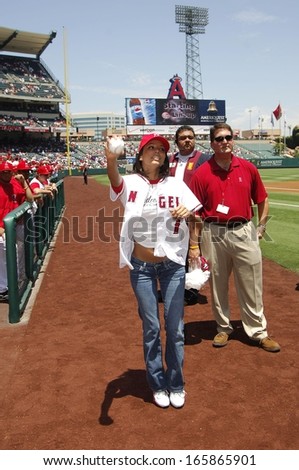 Eva Longoria makes an appearance to throw out the first pitch at the Los Angeles Angels baseball game against the New York Yankees, Angel Stadium, Anaheim, CA, Sunday, July 24, 2005