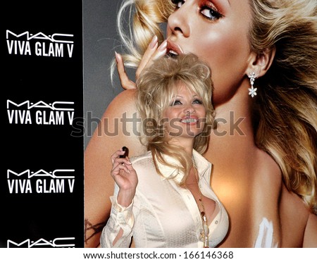 Pamela Anderson at the press conference for MAC Cosmetics VIVA GLAM Lipstick Ad Campaign, CHRISTIE\'S ROCKEFELLER PLAZA, New York, NY, March 31, 2005