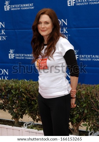 Julianne Moore attending Entertainment Industry Foundation\'s 13th Annual REVLON RUN/WALK FOR WOMEN, Los Angeles Memorial Coliseum at Exposition Park, Los Angeles, May 13, 2006