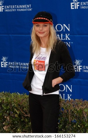 Kate Bosworth attending Entertainment Industry Foundation\'s 13th Annual REVLON RUN/WALK FOR WOMEN, Los Angeles Memorial Coliseum at Exposition Park, Los Angeles, May 13, 2006