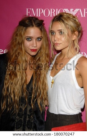 Mary-Kate Olsen, Ashley Olsen at The 7th Annual Free Arts NYC Art + Photography Benefit Auction, Phillips de Pury Company Gallery, New York, NY, May 23, 2006