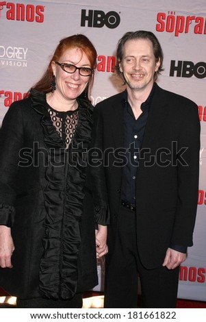 Jo Andres, Steve Buscemi at HBO\'s THE SOPRANOS World Premiere Screening, Radio City Music Hall at Rockefeller Center, New York, NY, March 27, 2007