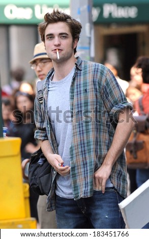 Robert Pattinson on location for Robert Pattinson on Film Shoot for REMEMBER ME, Washington Square Park, New York, NY June 15, 2009