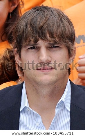Ashton Kutcher at the press conference for Entertainment Industry Foundation I PARTICIPATE Kick Off Promotes Volunteerism, Times Square, New York September 10, 2009