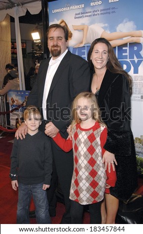 Jeff Lowell, family at OVER HER DEAD BODY Premiere, ArcLight Hollywood Cinema, Los Angeles, CA, January 29, 2008