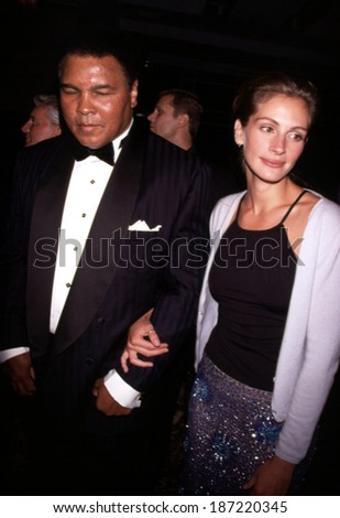 Julia Roberts & Muhammad Ali at the Amnesty International Media Spotlight Awards at Pier Sixty, NYC; 9/28/98