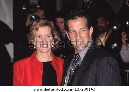 Kerry Kennedy Cuomo and Kenneth Cole at AMNESTY INTERNATIONAL MEDIA SPOTLIGHT AWARDS, NY 1/28/2002