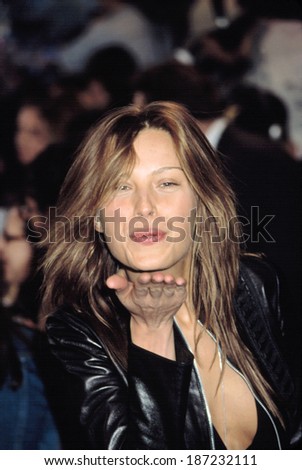 Petra Nemcova blowing a kiss at premiere of IT RUNS IN THE FAMILY, NY 4/13/2003
