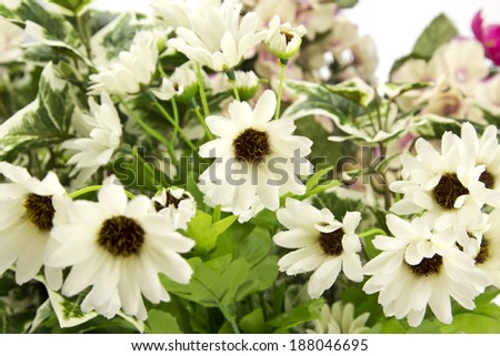 Decorative artificial flowers