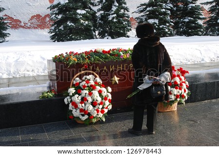 MOSCOW - FEBRUARY 02: War monument at the wall of Moscow Kremlin decorated by wreath of flowers due to Stalingrad battle 70th anniversary celebration. Taken on January 19, 2013 in Moscow, Russia.