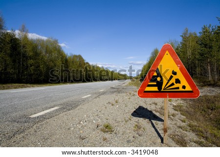 traffic sign varning for stone damage