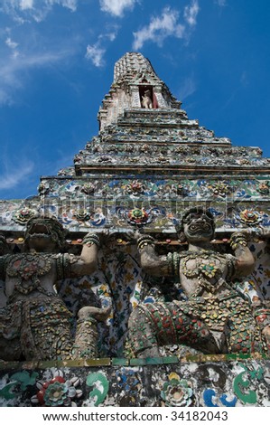 Wat arun - the temple of the dawn in Bangkok, Thailand