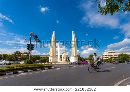 Bangkok - September 23, Traffic around Democracy Monument during the day. bicycle (Traditional way of life Also found in Bangkok), September 23, 2014 in Bangkok.