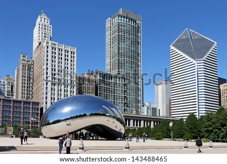 CHICAGO - SEPTEMBER 13:  The mirrored sculpture popularly known as the Bean (Cloud Gate, by Anish Kapoor), has become one of Chicago\'s most popular attractions, as seen on September 13, 2010.