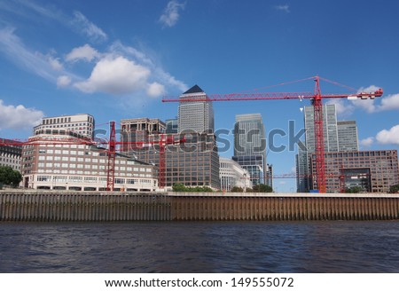 London, Canary Wharf, construction cranes