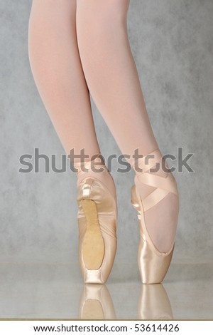 Dancer in ballet pointe