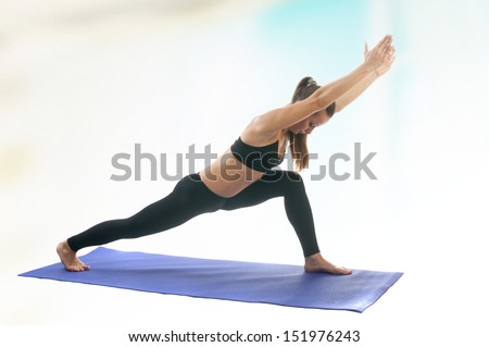 Yoga seria: Virabhadrasana I - Warrior Pose Yoga seria: Virabhadrasana I - Warrior Pose