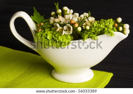 gravy boat flower decorated