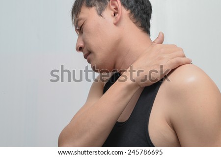 Men shoulder pain from sleeping.