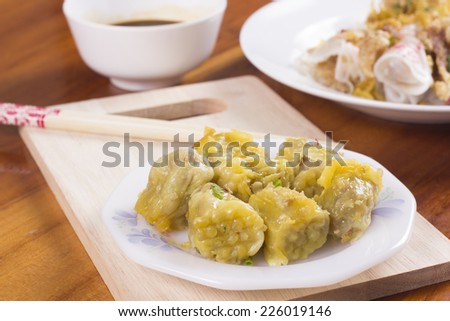 Steamed shrimp dumplings on table
