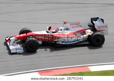 SEPANG, MALAYSIA - APRIL 3 : Toyota Formula One driver Jarno Trulli of Italy drives his Toyota during the first practice session during 2009 Malaysian Formula 1 Grand Prix April 3, 2009 in Sepang, Malaysia