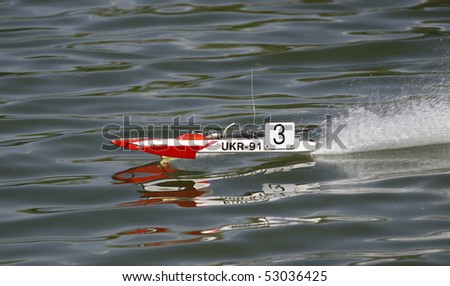 KHARKIV, UKRAINE - MAY 9: RC boats race in FSR models class, Ukrainian open Cup, May 9, 2010 in Kharkov, Ukraine