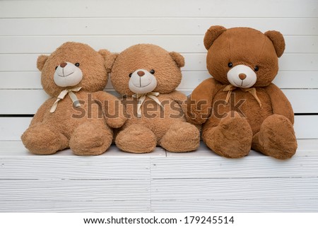 The three bear on the white chair