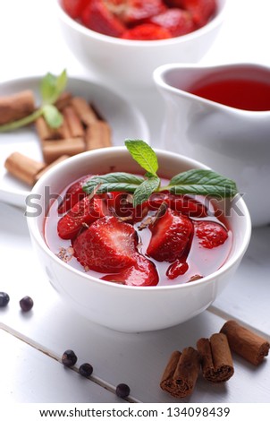 strawberry soup with cinnamon and juniper berries