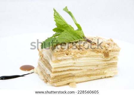 napoleon cake with strawberry and mint