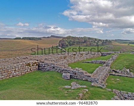 Remains of Housesteads Roman fort on Hadrian\'s Wall in the Northumberland National Park, England