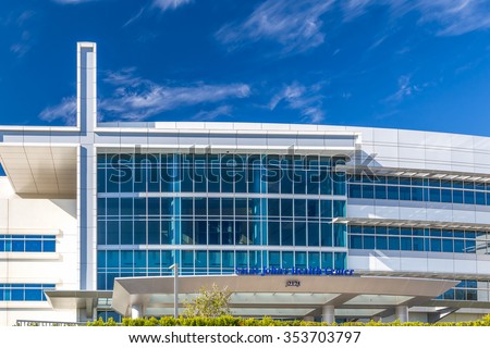 SANTA MONICA, CA/USA - NOVEMBER 8, 2015: Saint John\'s Health Center.  Providence Saint John\'s Health Center is a private Roman Catholic hospital.