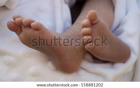 new born baby feet